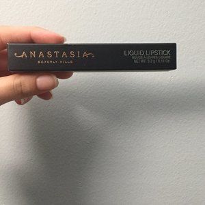 Anastasia Beverly Hills Liquid Lipstick, Shade: In Between